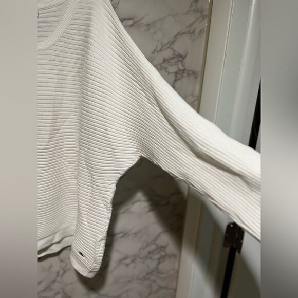 Vineyard Vines Batwing White Sweater - Picture 8 of 8